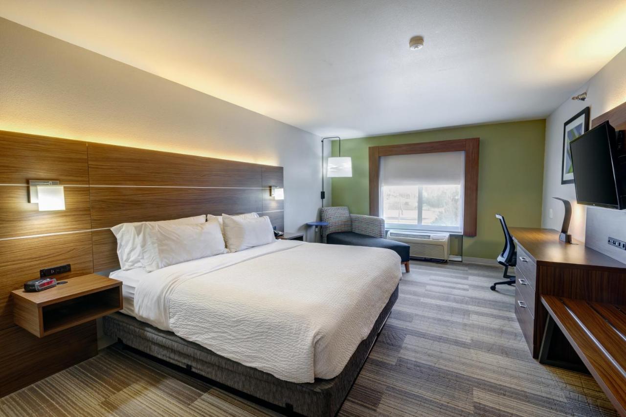 Holiday Inn Express Hotel & Suites Shelbyville By Ihg Exterior photo