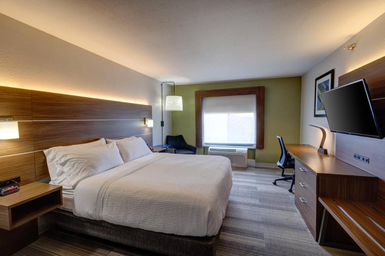 Holiday Inn Express Hotel & Suites Shelbyville By Ihg Exterior photo