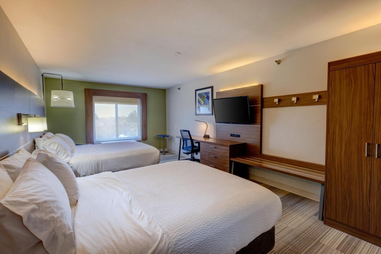Holiday Inn Express Hotel & Suites Shelbyville By Ihg Exterior photo
