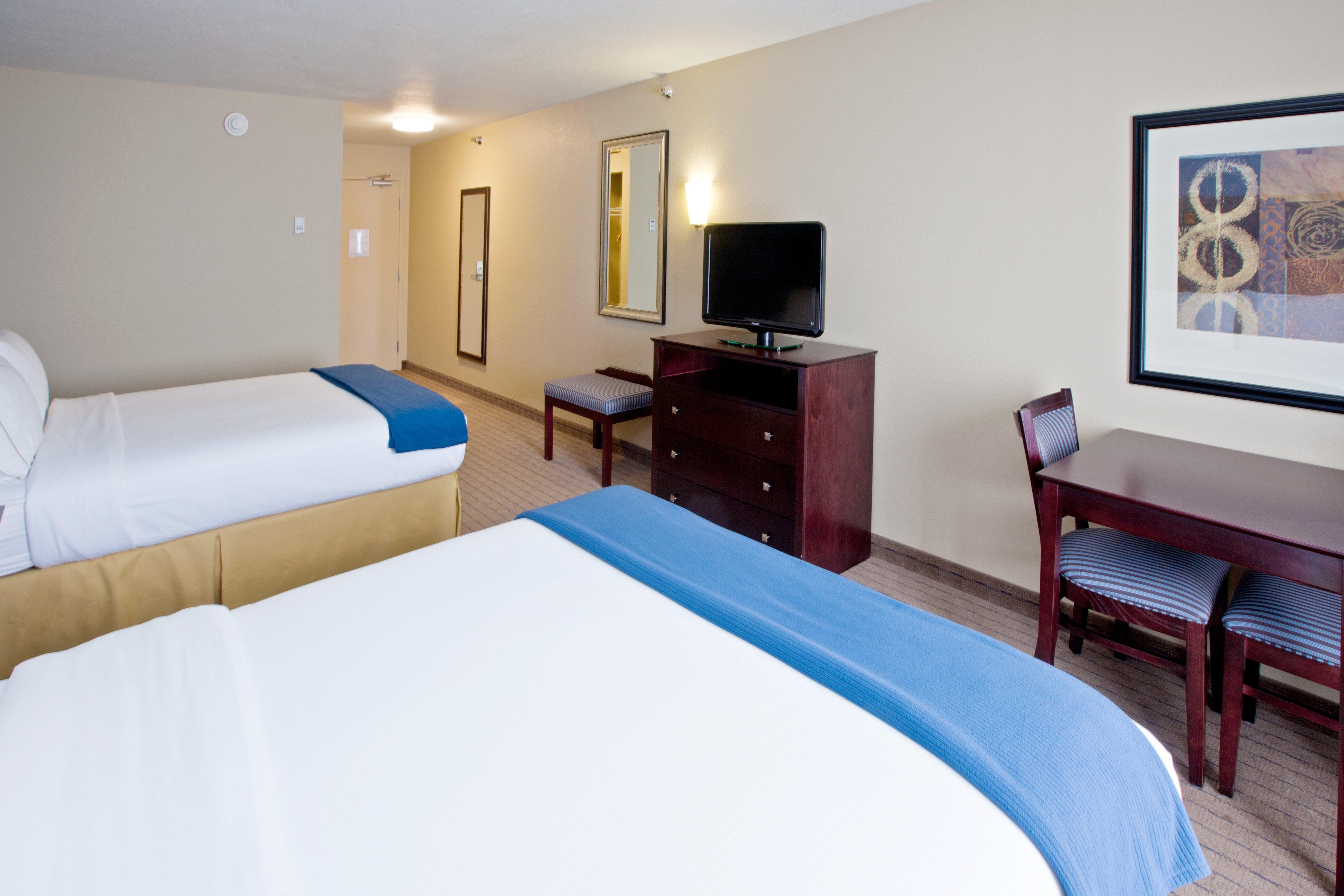 Holiday Inn Express Hotel & Suites Shelbyville By Ihg Exterior photo